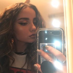 Meet your Posher, Gabriela